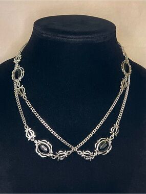 Sarah Coventry “Touch of Class” 1976 Necklace